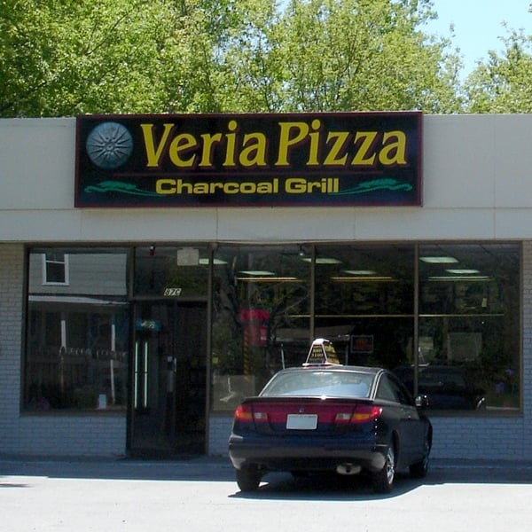 Veria Pizza Charcoal & Grill